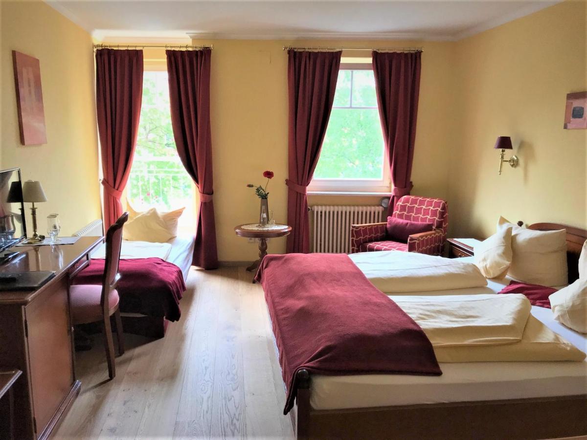 Hotel Garni Wiestor ユーバーリンゲン エクステリア 写真