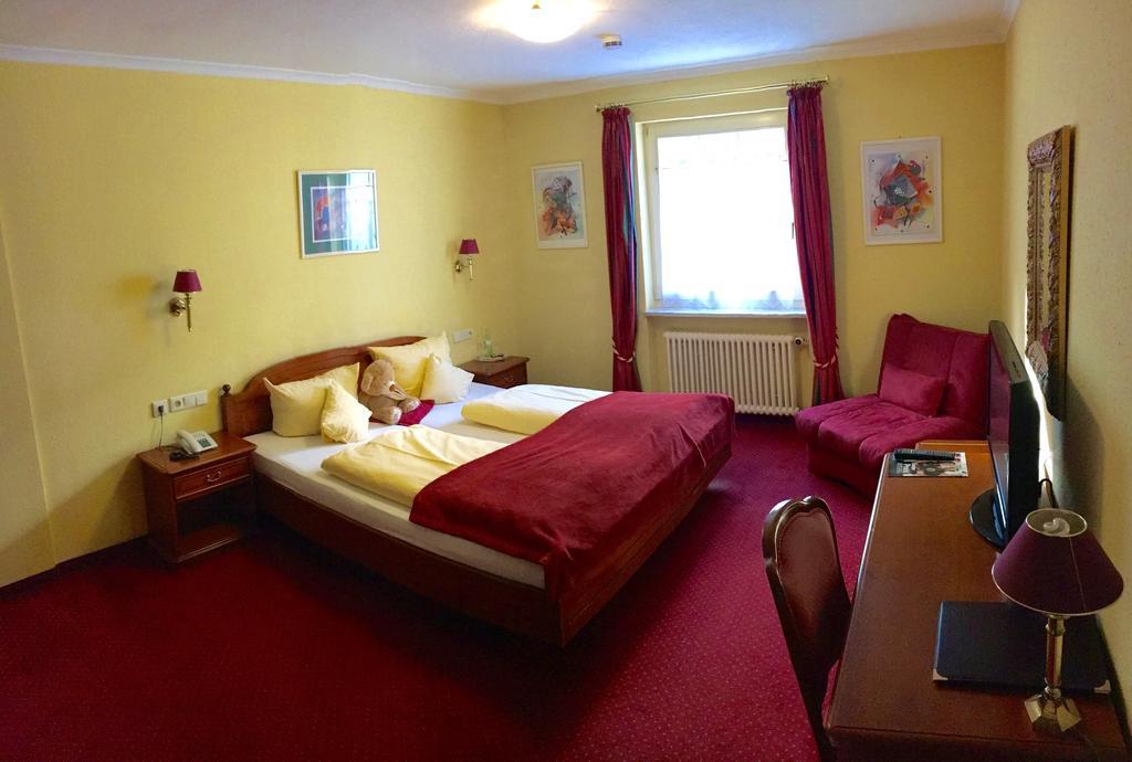 Hotel Garni Wiestor ユーバーリンゲン エクステリア 写真