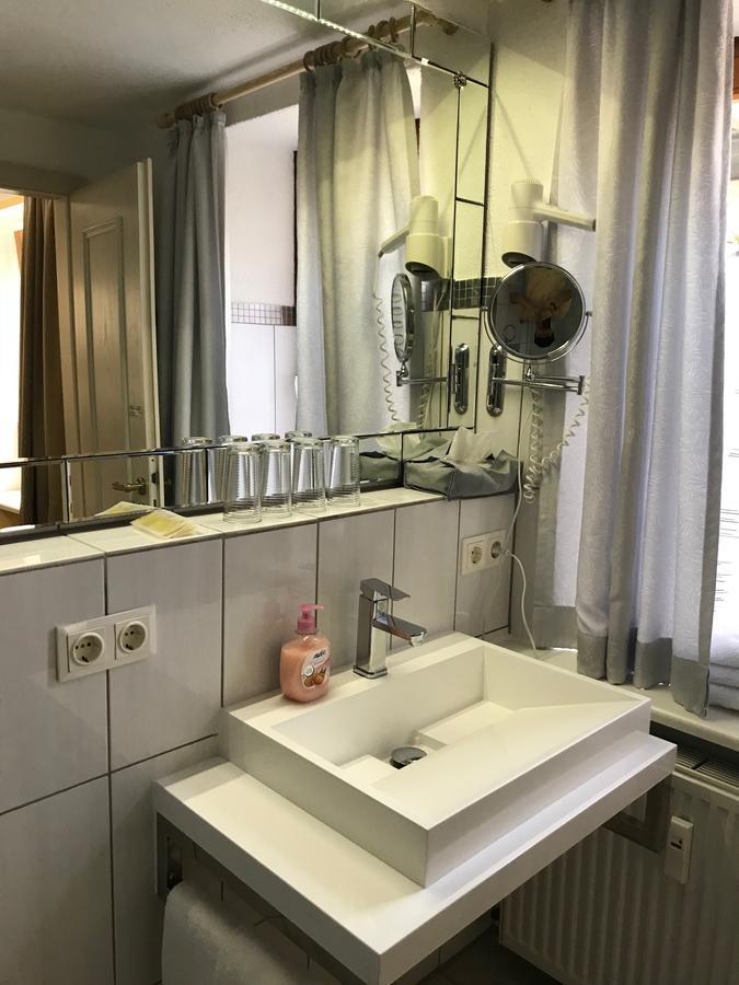 Hotel Garni Wiestor ユーバーリンゲン エクステリア 写真
